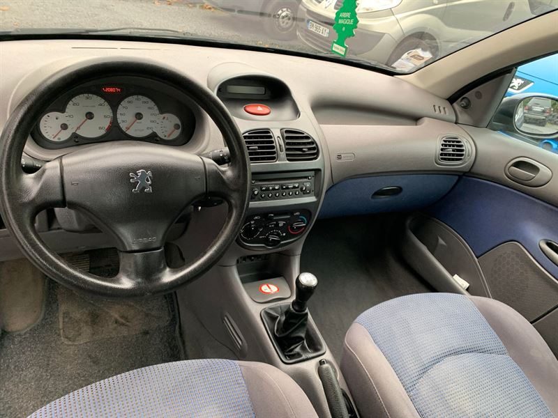 PEUGEOT 206 2004