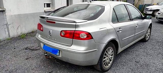 RENAULT LagunaII Phase 2 (BG) Berline 1.9 dCi 125 cv Paiement possible en  4  ou 10 FOIS